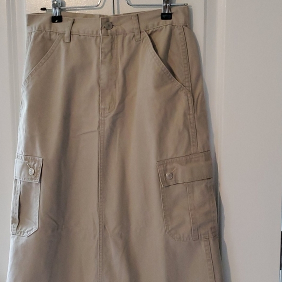 Revolt kahki long womens skirt size 9/10 - Picture 8 of 9